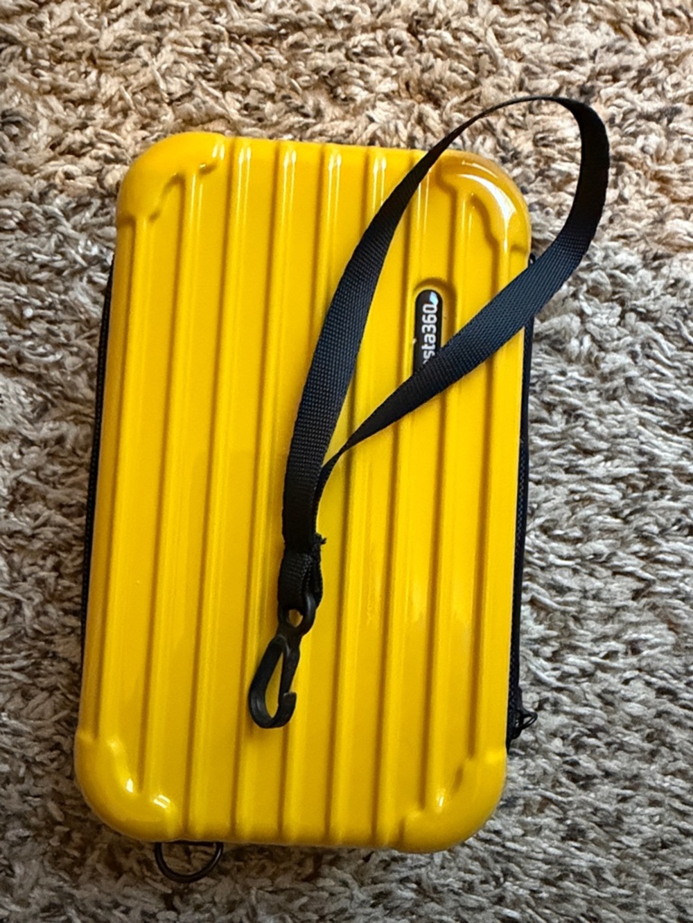 Insta360 Hard Shell Camera Case - Picture 7 of 8